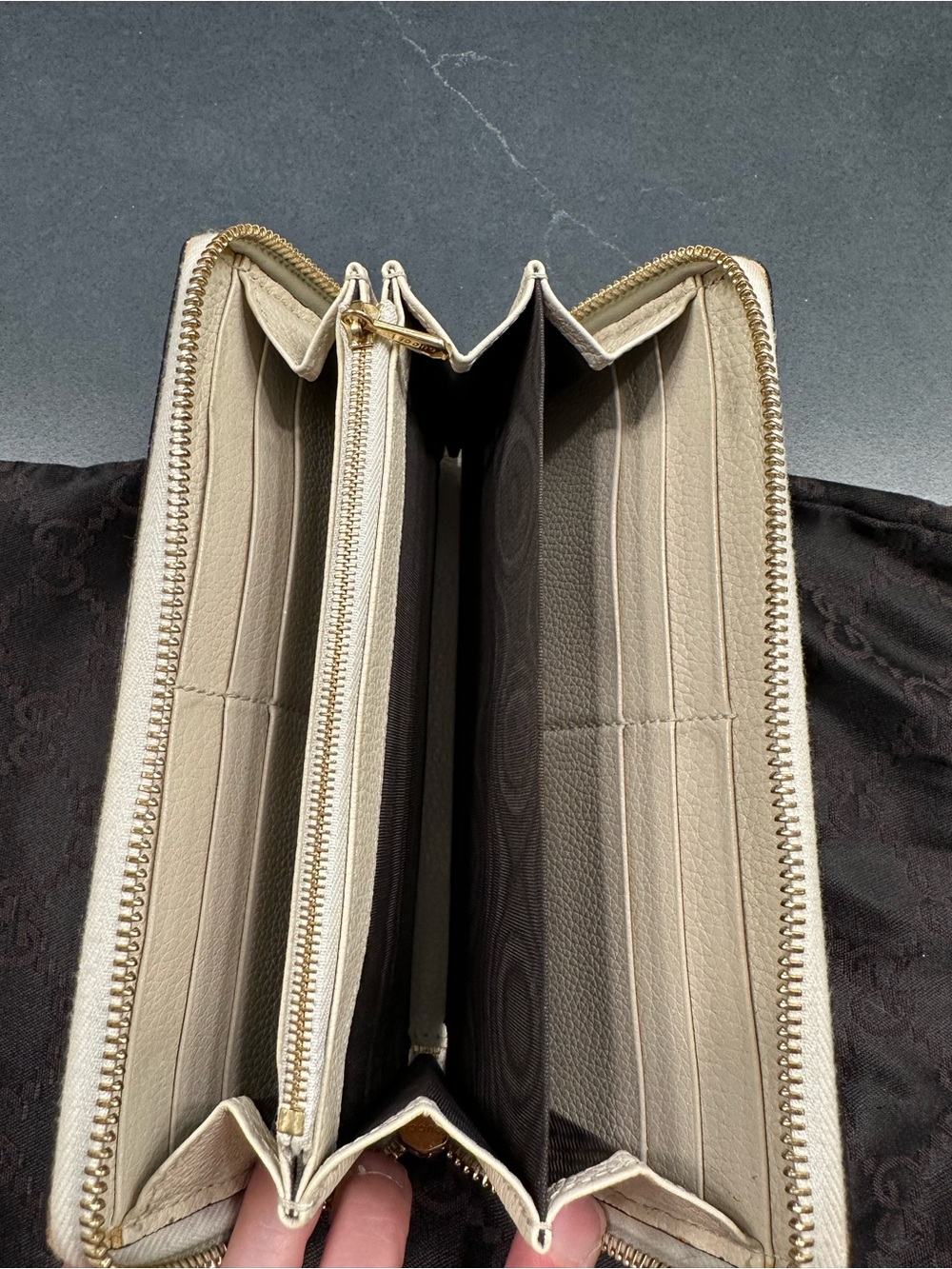 Gucci Zumi Zip Around Wallet-COA included - Picture 8 of 15